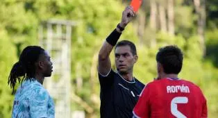 Fabrizio Romano: Milan Tetap Pegang Kendali Masa Depan Rafael Leao
