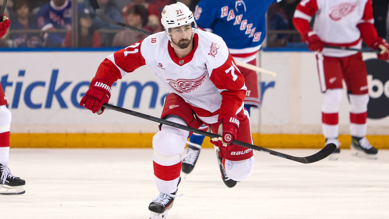 Kapten Detroit Red Wings Dylan Larkin Bidik Vegas, Minnesota, dan Florida