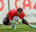 Mike Maignan Mulai Dispekulasikan Pergi, AC Milan Pantau Noah Atubolu