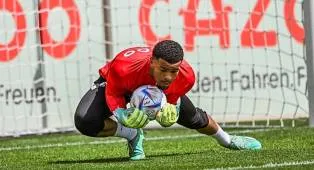 Mike Maignan Mulai Dispekulasikan Pergi, AC Milan Pantau Noah Atubolu