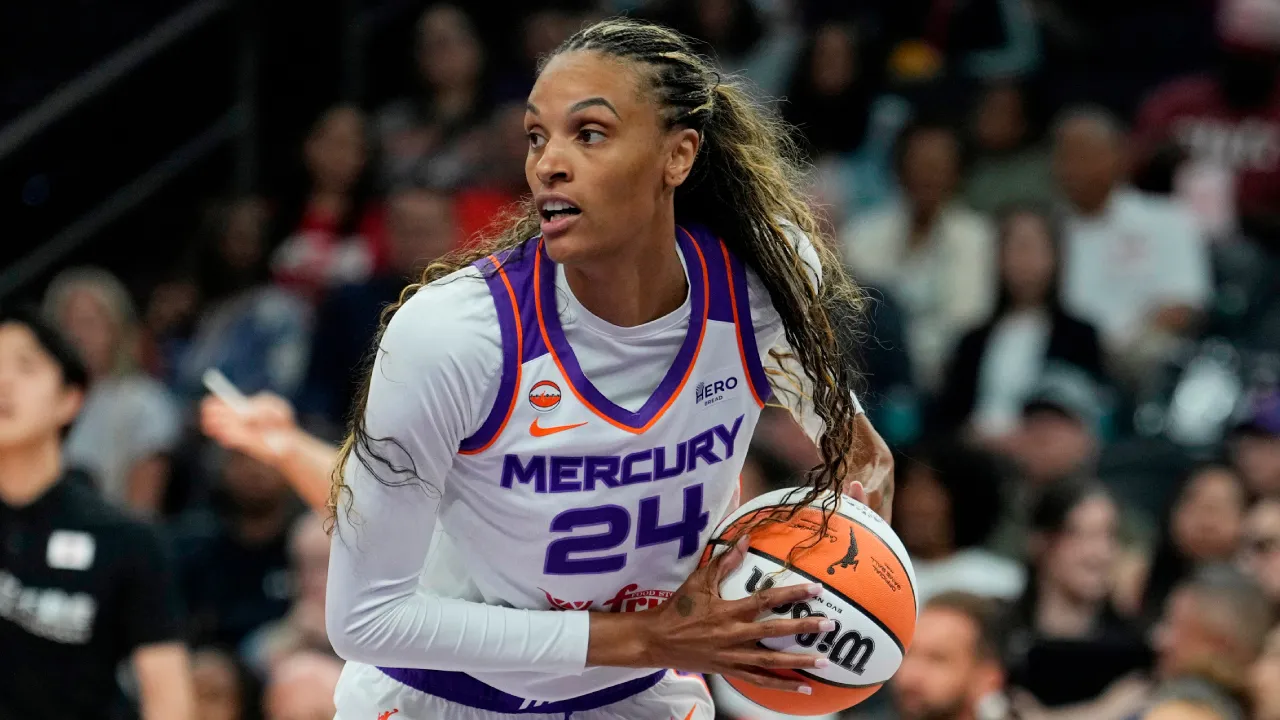 Veteran Phoenix Mercury DeWanna Bonner tampil sebagai pemimpin tim dan menjadi faktor pembeda. (Foto: AP)