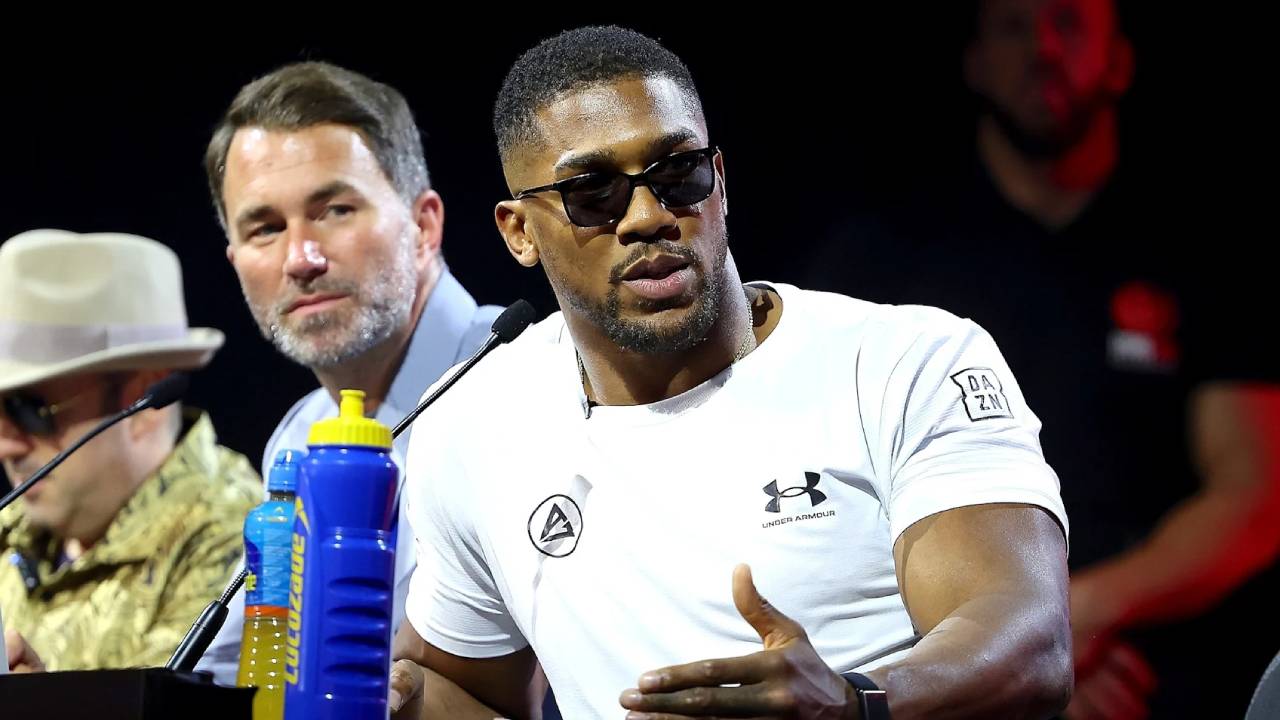 Anthony Joshua Bidik Duel-Duel Besar Usai Hadapi Tyson Fury