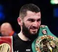 Artur Beterbiev Kritik David Benavidez karena Batal Duel Kelas Berat Ringan