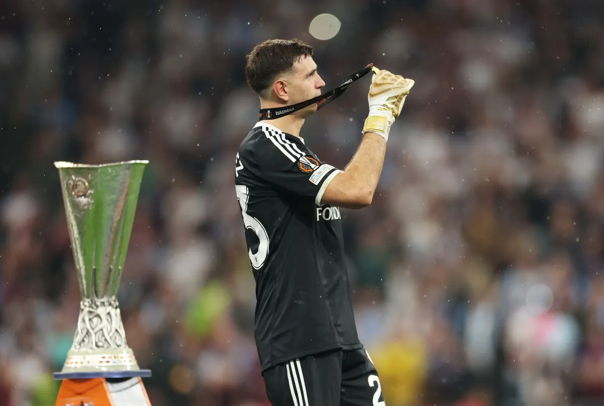 Juventus Dekati Emiliano Martinez, Aston Villa Siap Melepas - sumber: (footballitalia)
