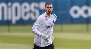 Kehilangan Posisi di PSG, Lucas Chevalier Kini Jadi Incaran Tottenham