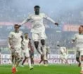 Newcastle Siap Saingi Spurs dan Inter dalam Perburuan Bek Roma Ndicka