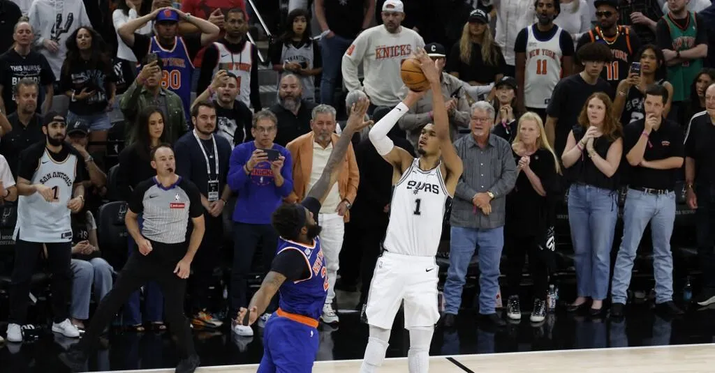 Wemby: Belum Selevel Trae Young, Musuh Baru Knicks - sumber: (mainbasket)