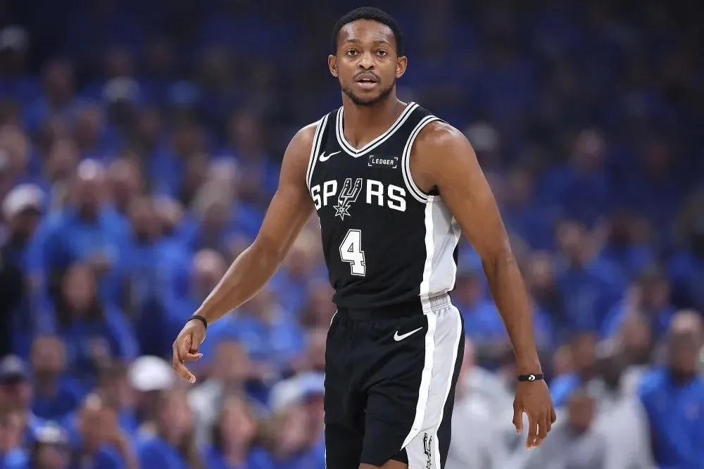 De’Aaron Fox Disorot Usai Blunder di Gim 4 Final NBA - sumber: (mainbasket)