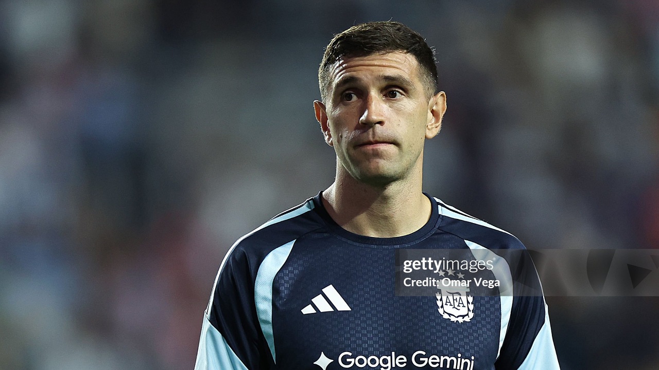 Emiliano Martinez Masih Simpan Misi Besar Sebelum Pulang Kampung