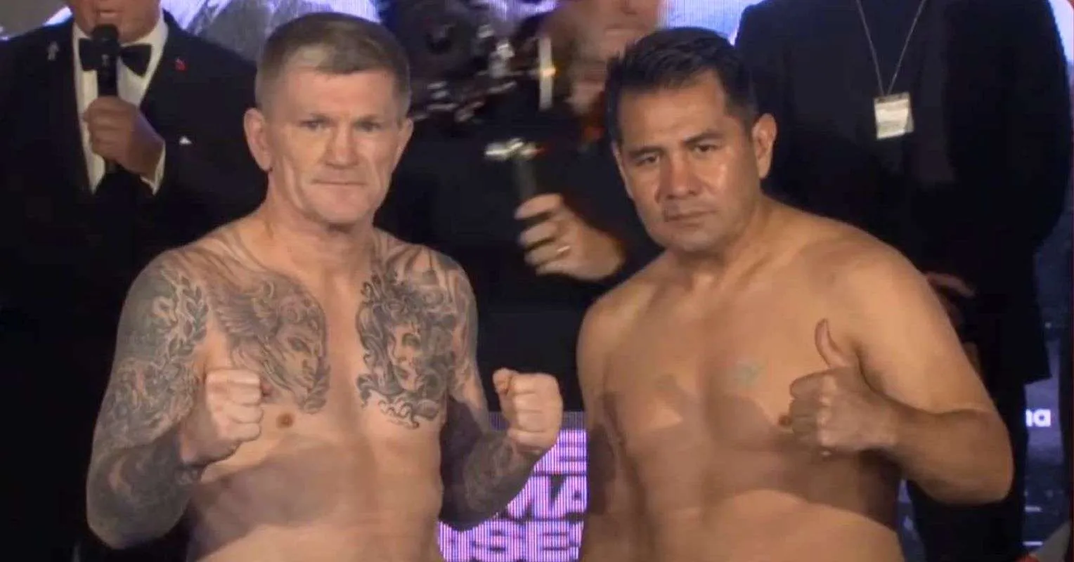 Marco Antonio Barrera Kenang Ricky Hatton - sumber: (secondsout)