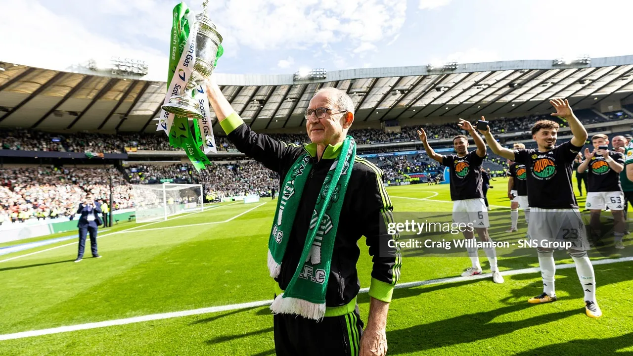 Martin O'Neill mendapat kontrak permanen usai membawa Celtic bangkit