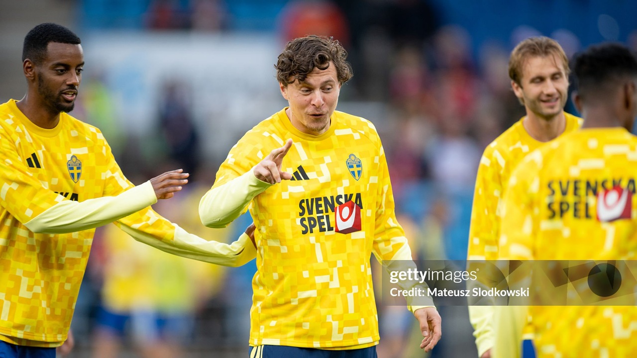 Musim Bersama Aston Villa Tak Ubah Status Victor Lindelof