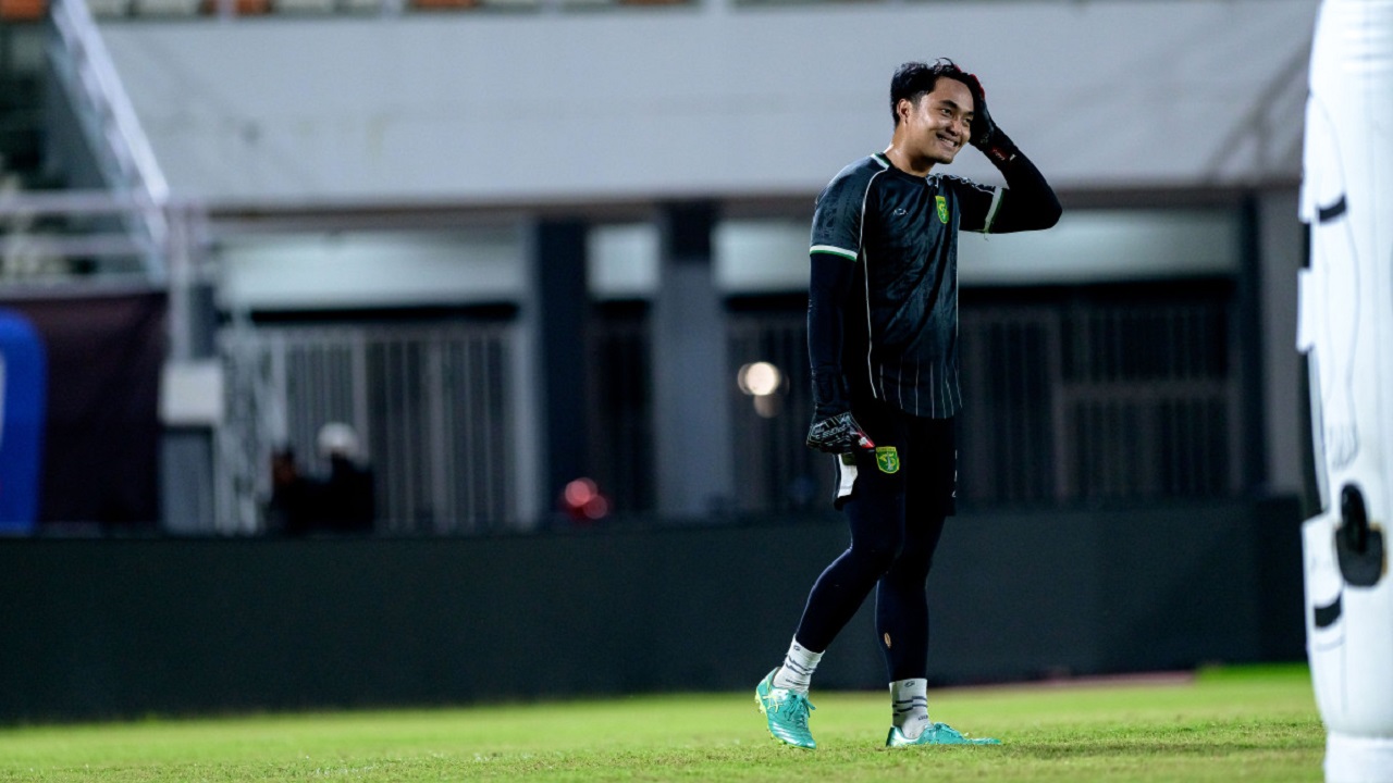 Punya Kesamaan Visi, Ernando Ari Pilih Bertahan di Persebaya Surabaya