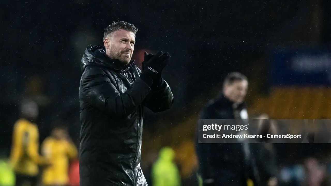 Rob Edwards Resmi Diecat, Wolves Bersiap Memulai Era Cesar Peixoto