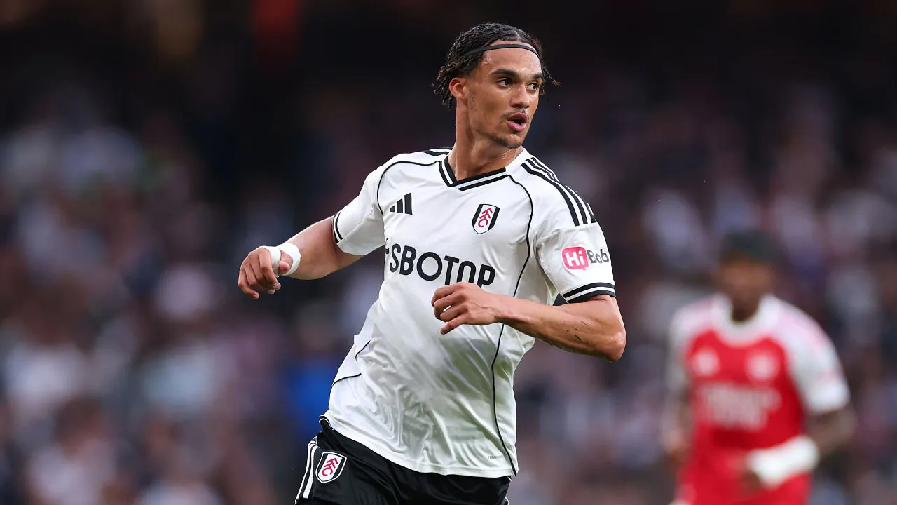 Butuh Bek Kiri Baru, MU Kini Mulai Serius Lirik Antonee Robinson