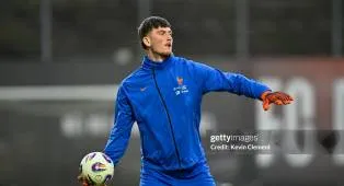 Ewen Jaouen Bantu Reims Perkuat Kondisi Keuangan