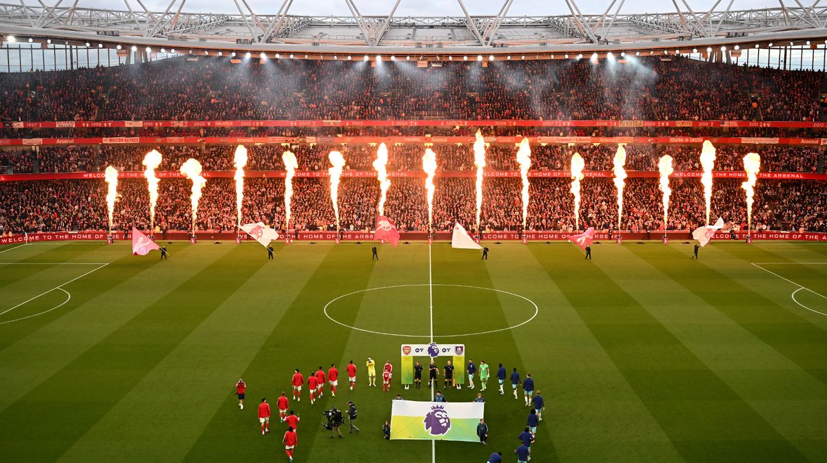 Jelajahi Emirates: Tur Stadion & Foto dengan Trofi Liga Inggris