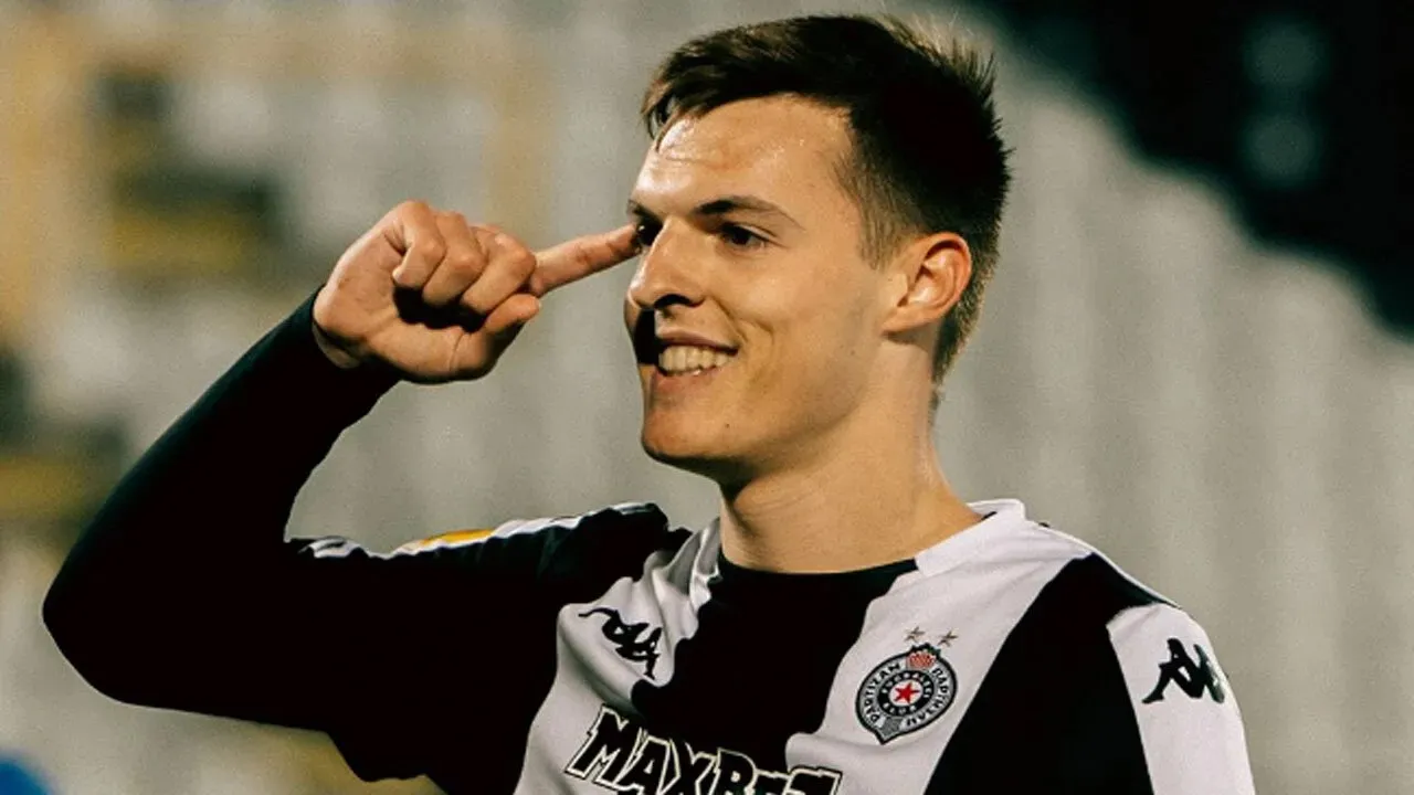 Andrej Kostic Berharap Bisa Buktikan Diri Selama Sesi Pramusim AC Milan