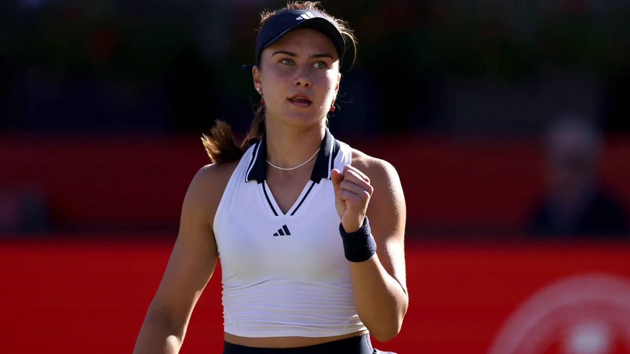 Iva Jovic Paksa Amanda Anisimova Angkat Koper Dari Queen’s Club