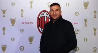 Michael Cuomo: Ini Memalukan, AC Milan Tidak Menghormati Dirinya Sendiri
