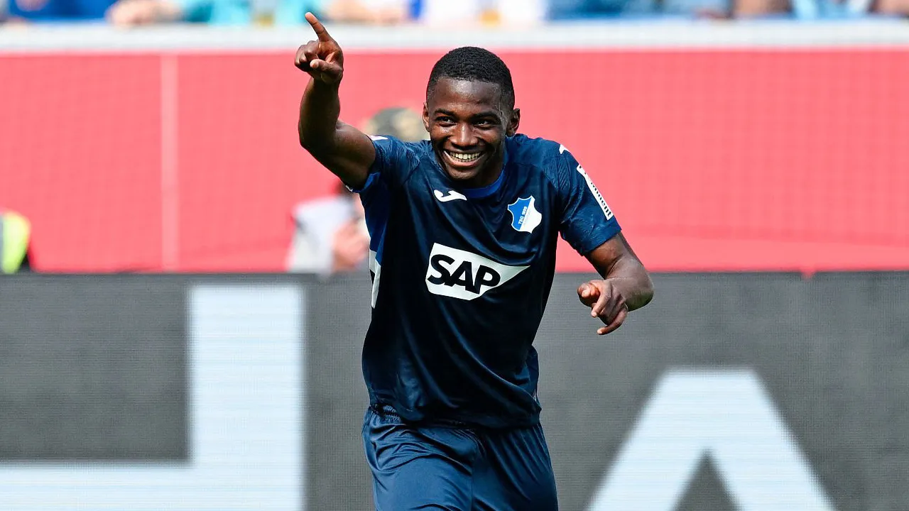 MU Adu Cepat dengan Dua Klub ini untuk Rekrut Bazoumana Toure