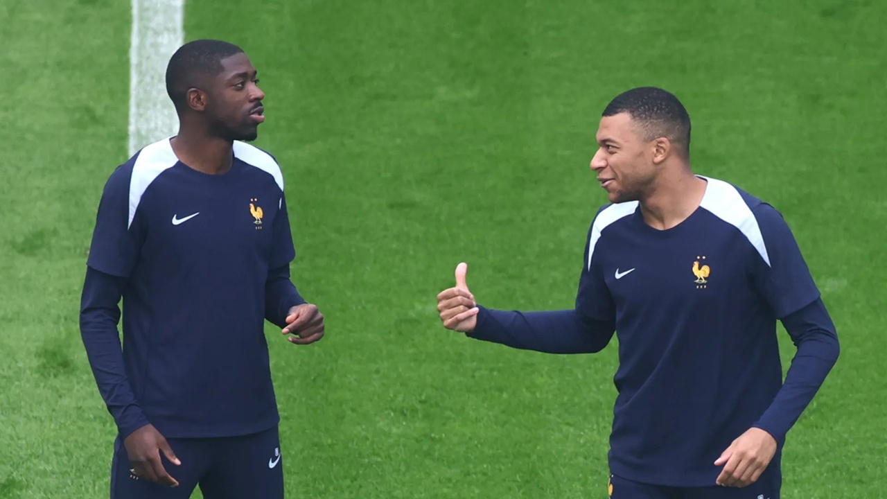 Ousmane Dembele Nilai Kritikan ke Mbappe Sudah Tidak Wajar