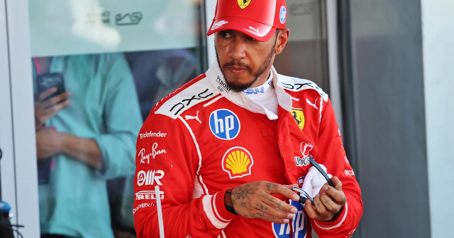 Hamilton Raih Kemenangan Emosional Bersama Ferrari di Barcelona