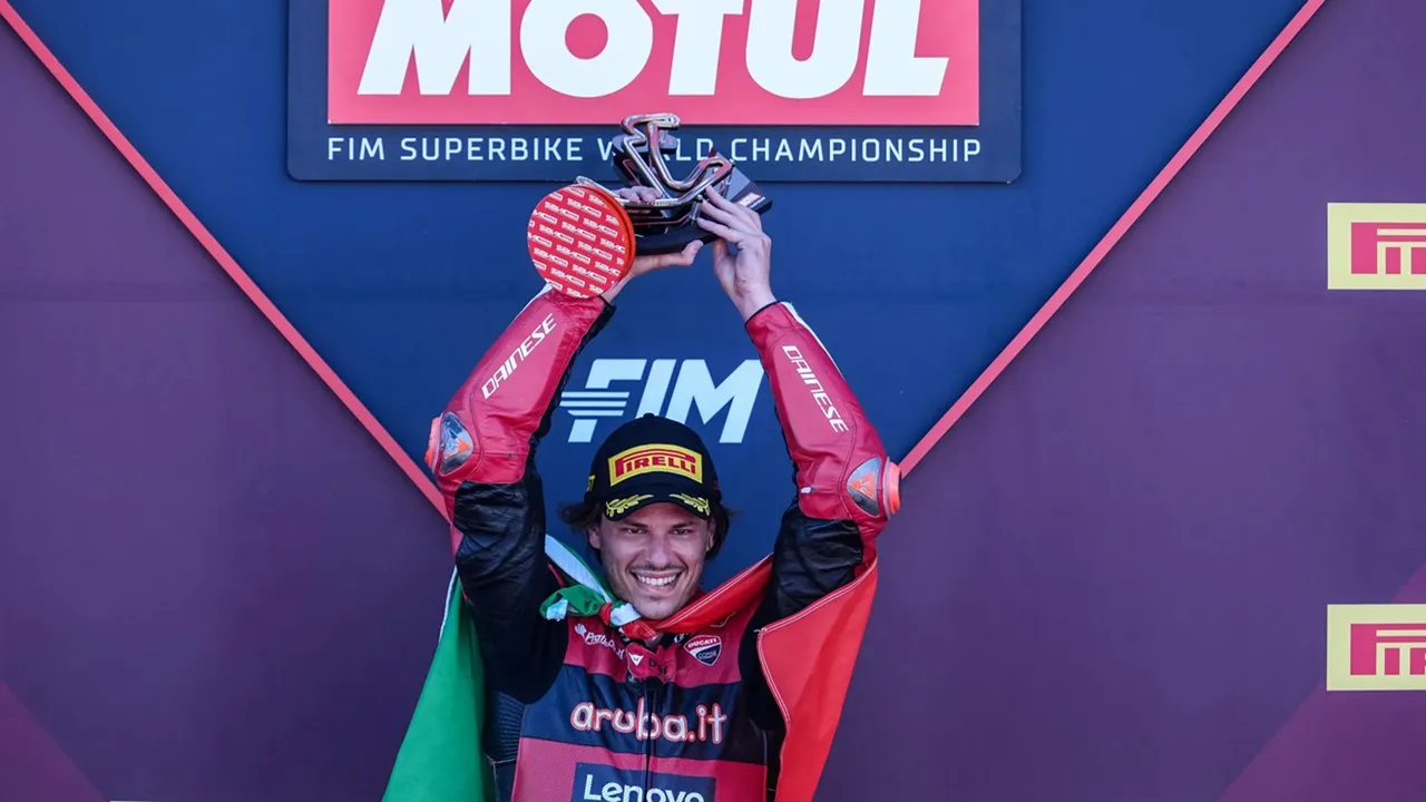 Hasil Race 1 WSBK Misano: Bulega Perpanjang Rekor Kemenangan