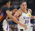 Kelsey Plum Antar Los Angeles Sparks Menang usai Cetak 43 Poin