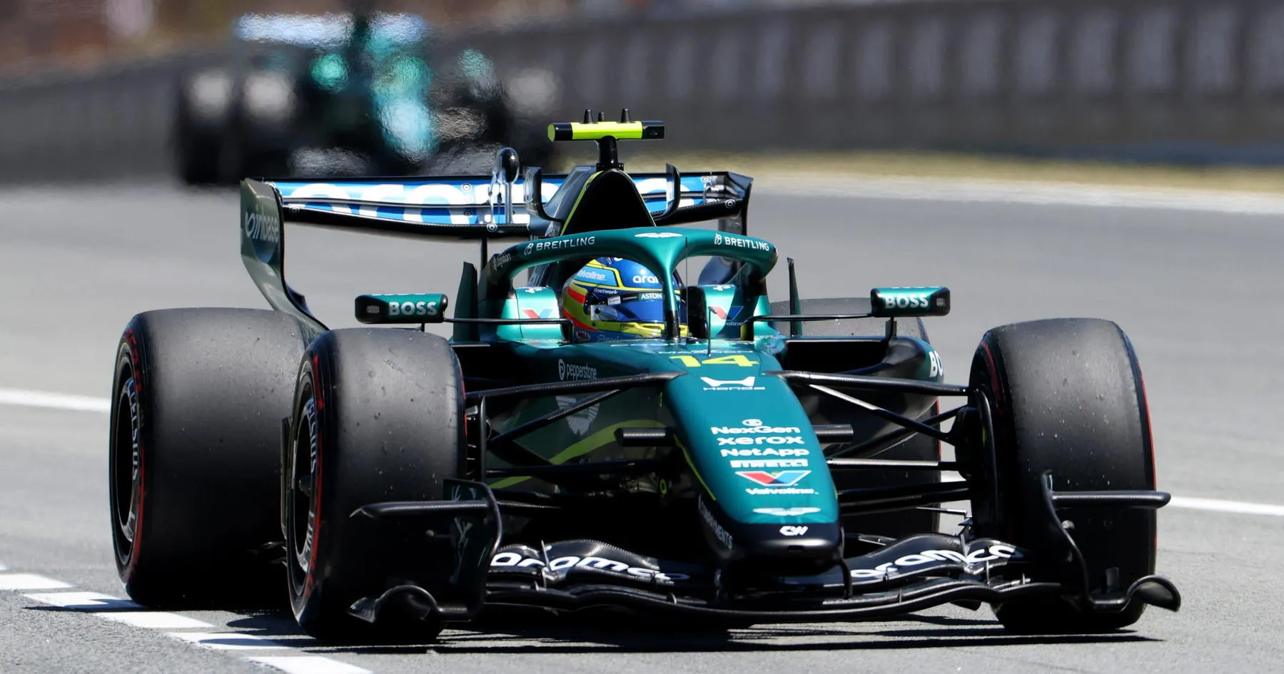 Aston Martin Minta Maaf Usai Penampilan Buruk di Barcelona - sumber: (racingnews365)