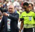 Dick Advocaat Menolak Curacao Larut dalam Kekecewaan