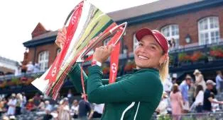 Donna Vekic Tak Biarkan Emma Raducanu Naik Podium Juara Di Queen’s Club