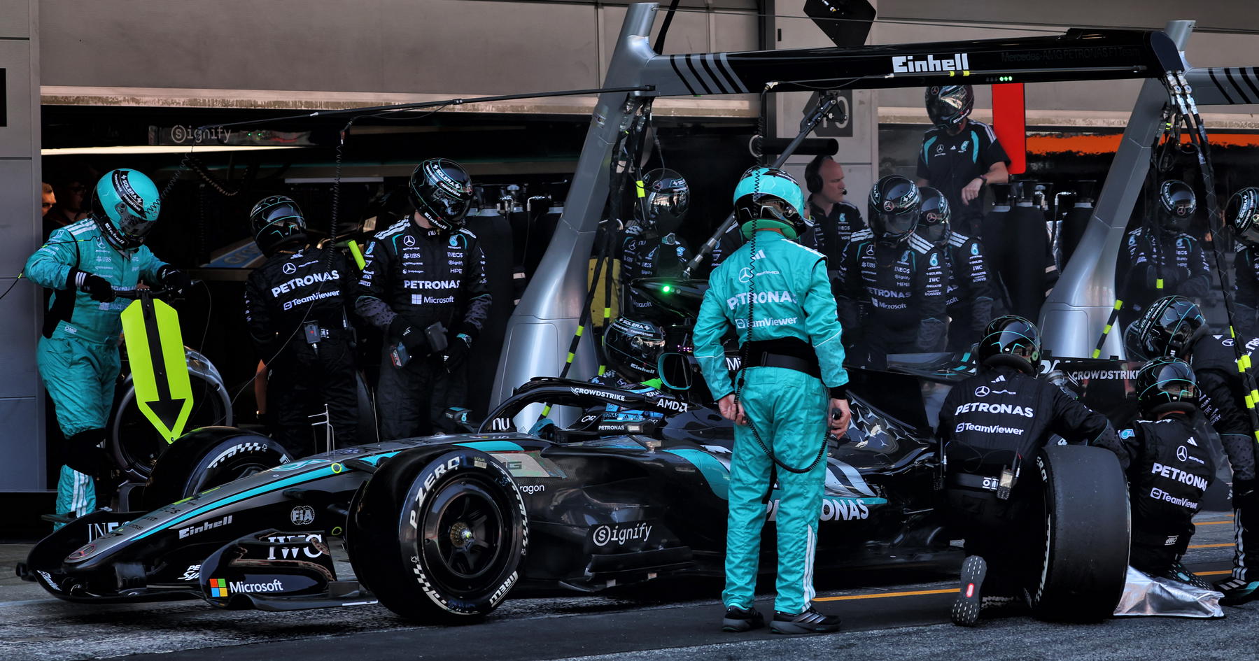 George Russell Akan Bahas Strategi dengan Mercedes Usai GP Barcelona