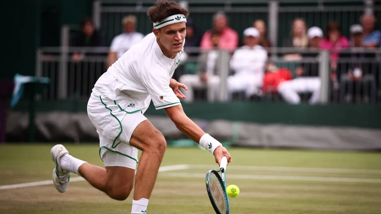 Jakub Mensik Beberkan Hal Tersulit Tentang Bermain Di Grass-Court