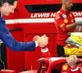 Ketua Ferrari Sambut Kemenangan Perdana Hamilton