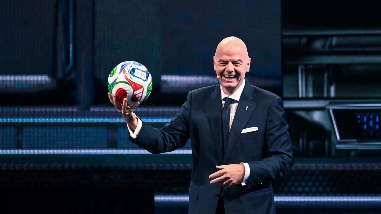 Kritik Gianni Infantino, Legenda Inter Milan Minta Presiden FIFA Malu