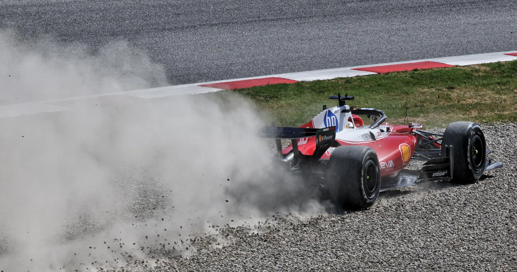 Leclerc Ungkap Alasan Mundur di Akhir Balapan Catalunya - sumber: (racingnews365)