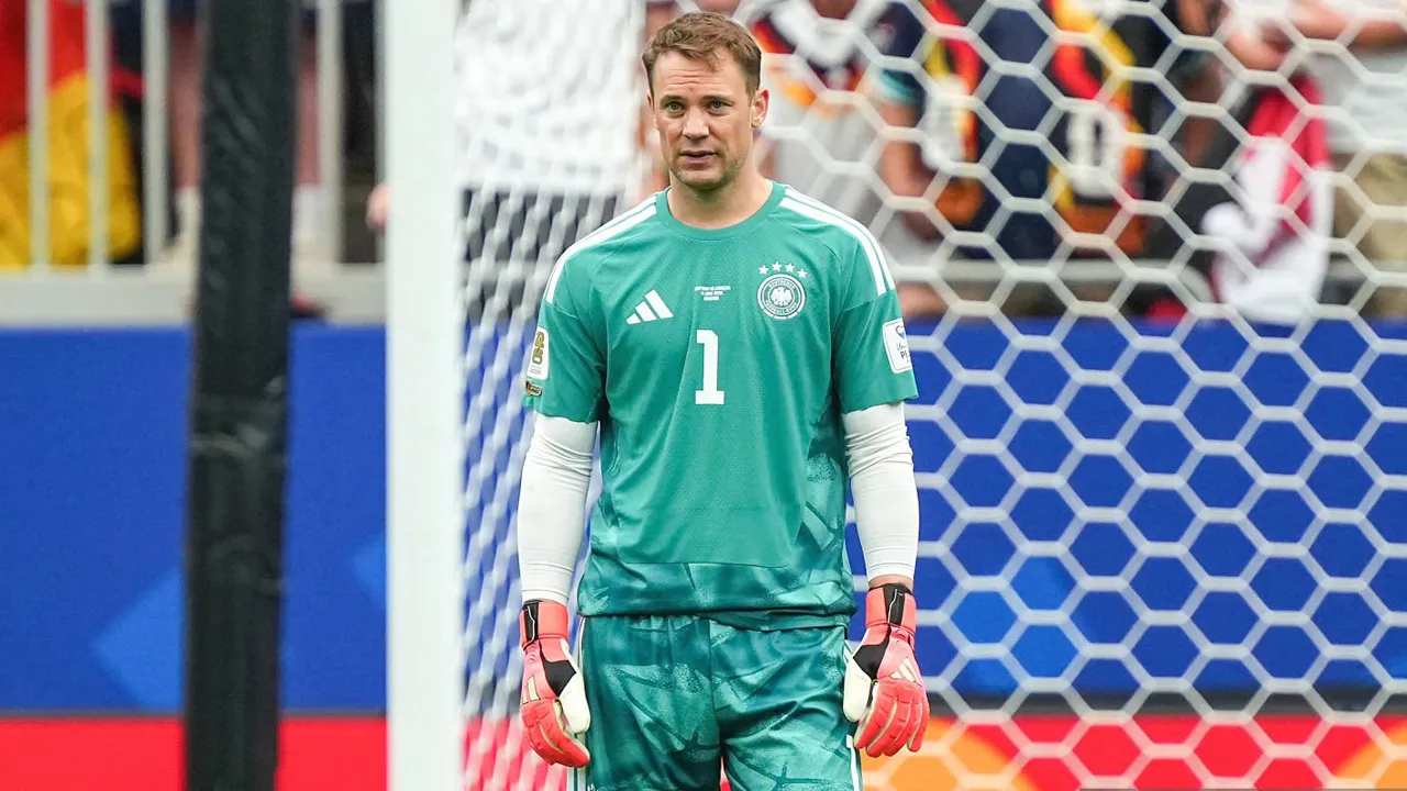Manuel Neuer Langgar Aturan FIFA Saat Jerman Habisi Curacao