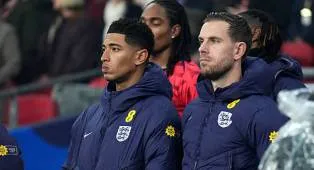 Punya Faktor X, Jordan Henderson Tak Peduli Kritik untuk Jude Bellingham