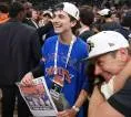 Selebriti Ikut Rayakan Kemenangan Knicks yang Bersejarah