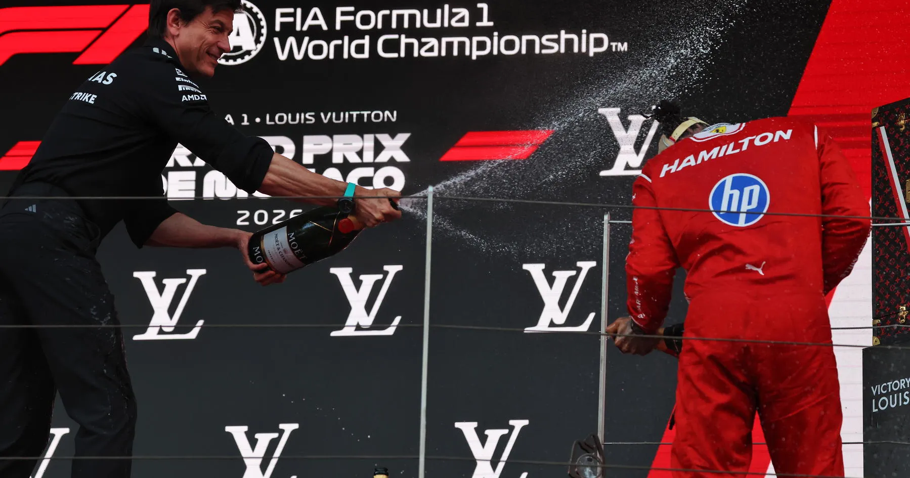 Toto Wolff: Hamilton Ancaman Gelar, Mercedes Waspada - sumber: (racingnews365)
