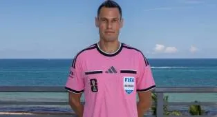 Wasit Tampil dengan Jersey Merah Muda, FIFA Beri Tribut untuk Miami