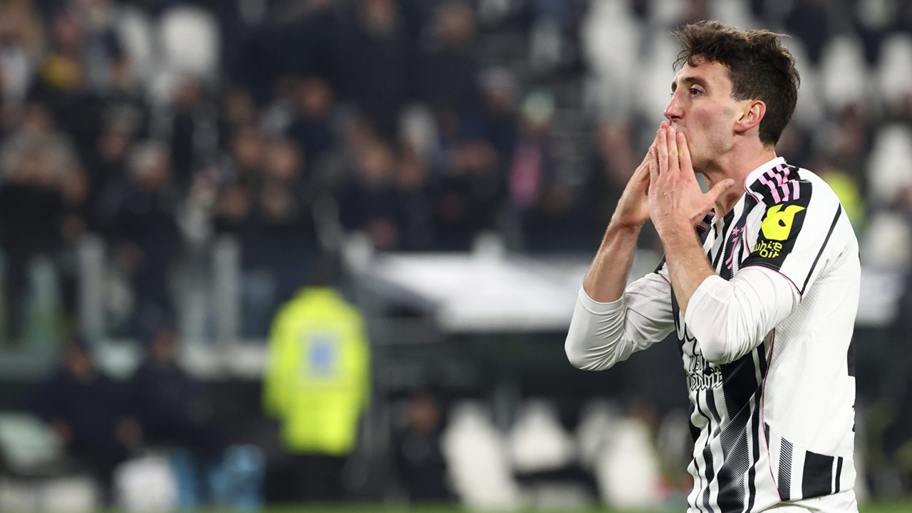 Andrea Cambiaso masih menantikan tawaran dari Barcelona