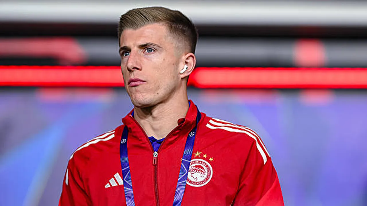 Brighton and Hove Albion Resmi Datangkan Costinha dari Olympiacos