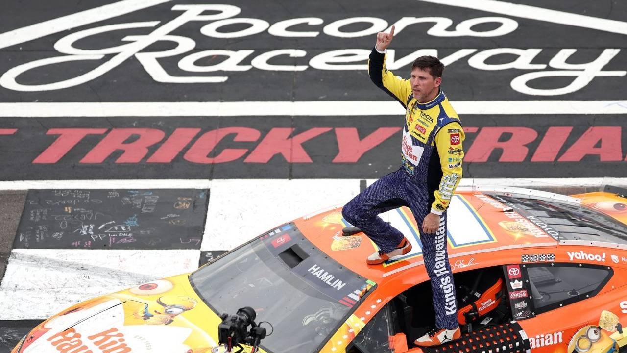 Denny Hamlin Tetap Bidik Pensiun 2027 Meski Terus Menang di NASCAR