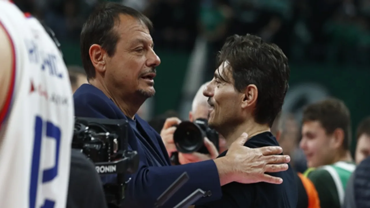 Dimitris Giannakopoulos Bangga dengan Prestasi Ergin Ataman