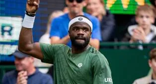Frances Tiafoe Buat Flavio Cobolli Tak Berdaya Di Halle