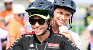 Lando Norris Bergabung dengan Rossi di Goodwood 2026