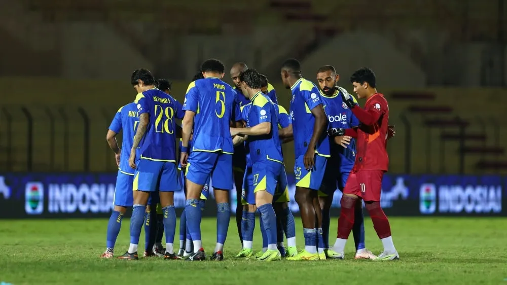 Tiga Ikon Arema FC Pamit: Warisan Dedikasi yang Tinggal Menggema - sumber: (ileagueid)