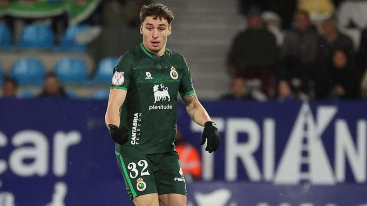 Atletico Madrid Disalip Barcelona Dalam Perburuan Defender Racing Santander